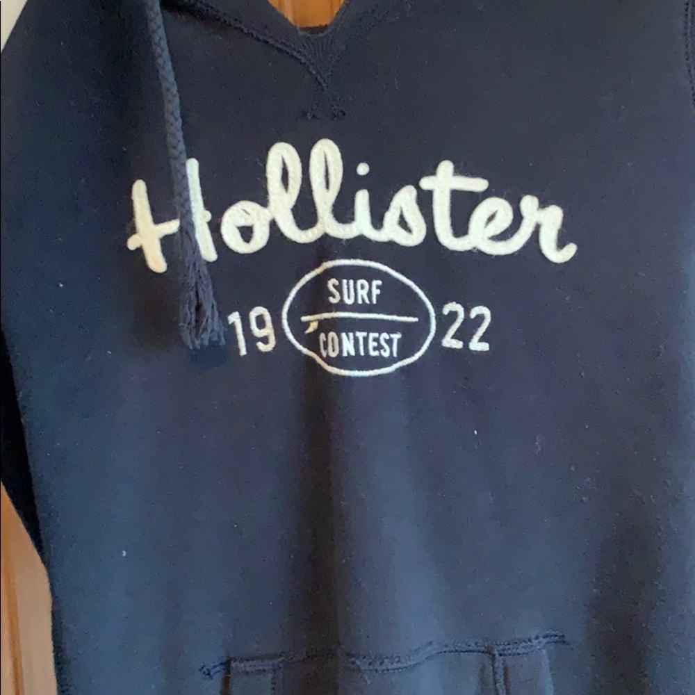 hollister navy hoodie i am reasonable with price!!